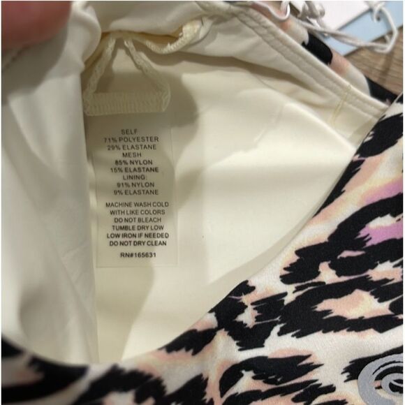 Johnny Was Calme Leggings & Sports Bra Set - Picture 13 of 14